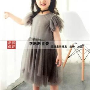 菓子 品牌童装 原厂尾单 猪跑跑童装连锁