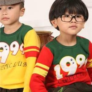 小可爱让每一个孩童穿上我们的衣服都感受到不一样的舒适、快乐和自信!