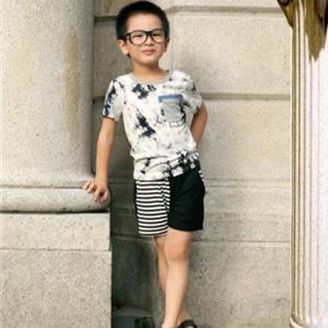 小猪班纳童装首选尼斯兔快乐童装