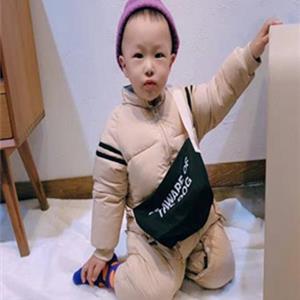 童园眷村童装诚邀您加盟！