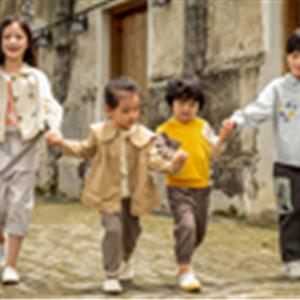 棉绘童装加盟 演绎自然与艺术的童年