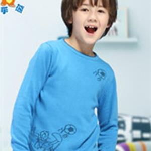 牵手熊童装加盟优势强势登陆 助你轻松开起童装店