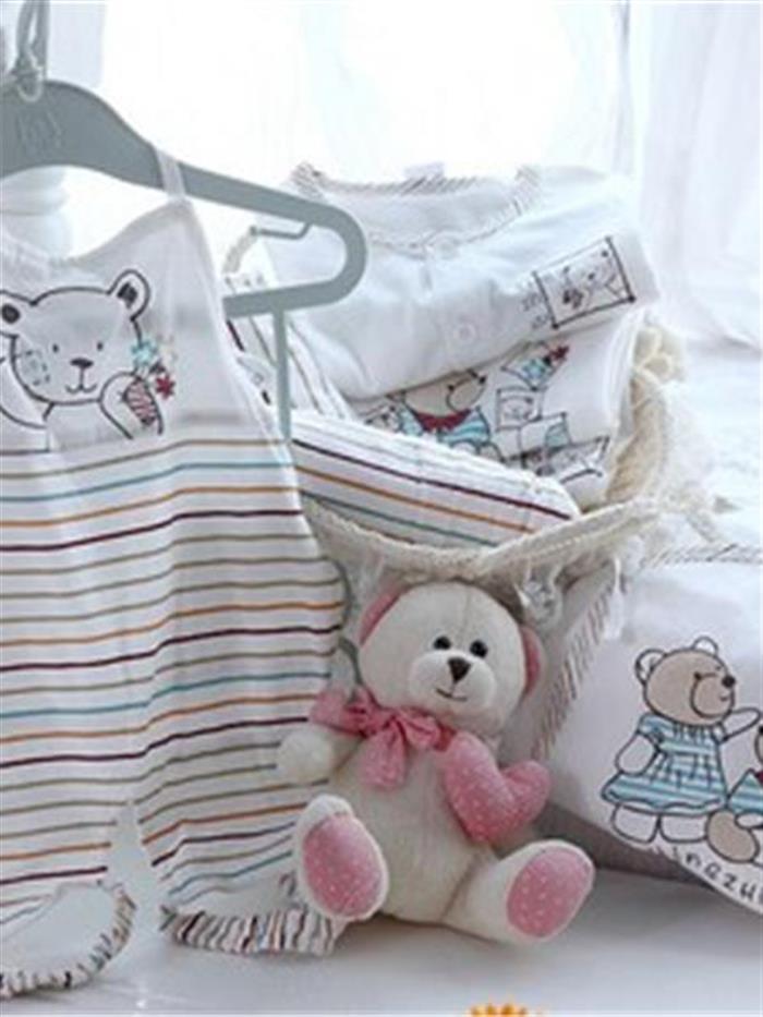 婴之谷童装产品图