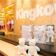 安踏收购童装品牌小笑牛(KingKow)，进军中高端童装