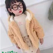 小孩子冬天穿什么衣服好看又保暖 可米芽童装羊羔绒外套搭配