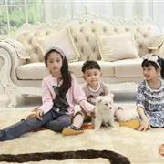裘帛童装：请放下手机， 就一会儿……