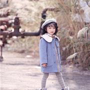 灰色呢子外套配什么颜色 冬季呢子外套配什么裤子