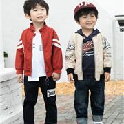 秋装流行什么外套 棒球服外套里面配什么好看