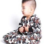 夏天游泳穿什么衣服 小孩子游泳穿什么
