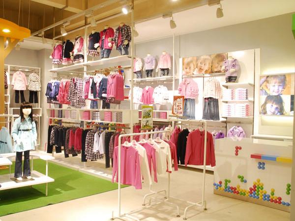 力果贝贝童装店铺展示