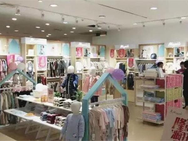麦吉安琪童装店铺展示