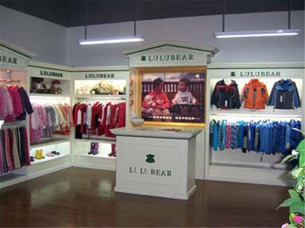 噜噜贝尔童装店铺展示