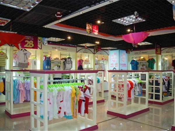 巴米兔童装店铺展示