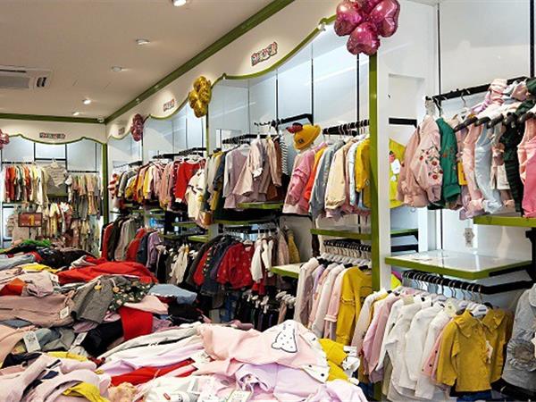 淘衣城堡童装店铺展示