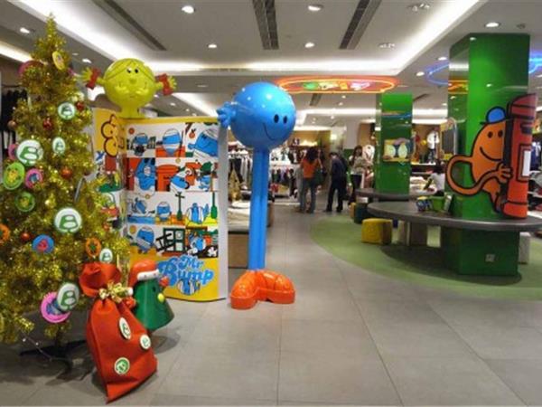奇先生妙小姐童装店铺展示