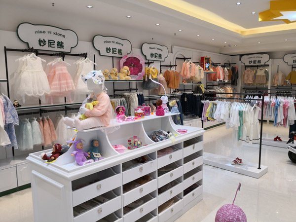 妙尼熊童装店铺展示