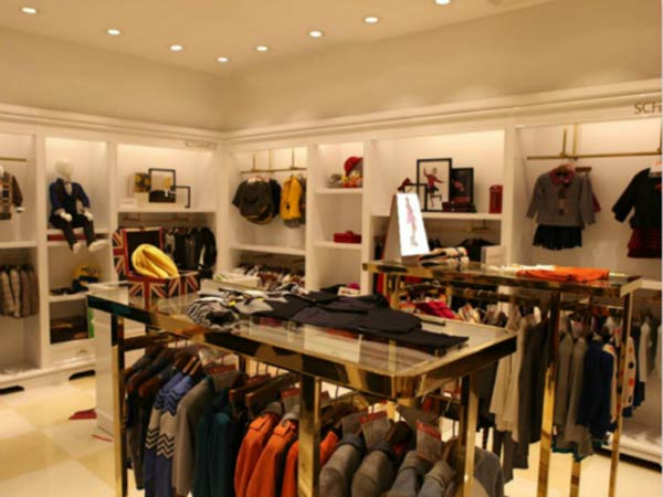 舒湾童装店铺展示