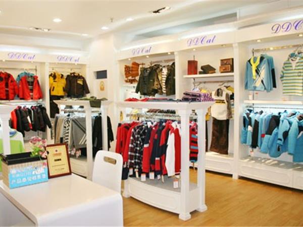 迈秀童装店铺展示