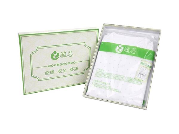 毓恩童装店铺展示