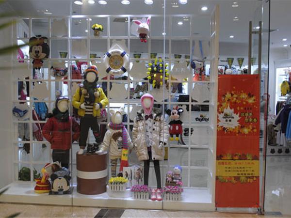香柯童装店铺展示