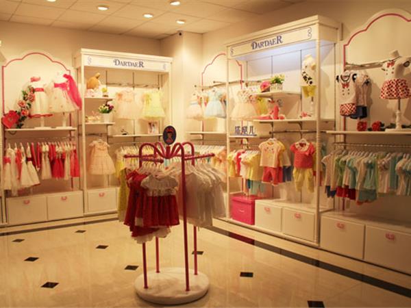 塔塔儿童装店铺展示