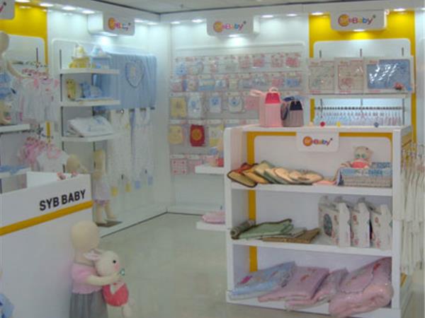 婴时代童装店铺展示