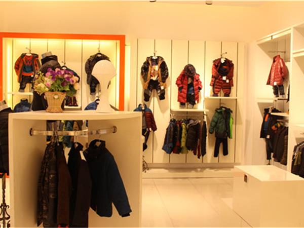 蕾派童装店铺展示