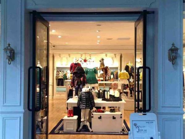 gxgkids童装店铺展示