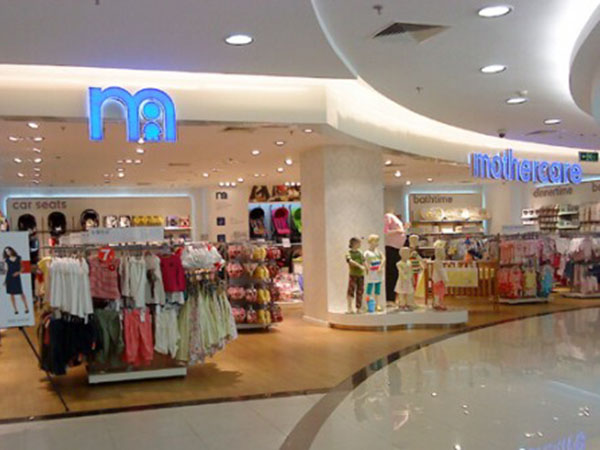 mothercare童装店铺展示