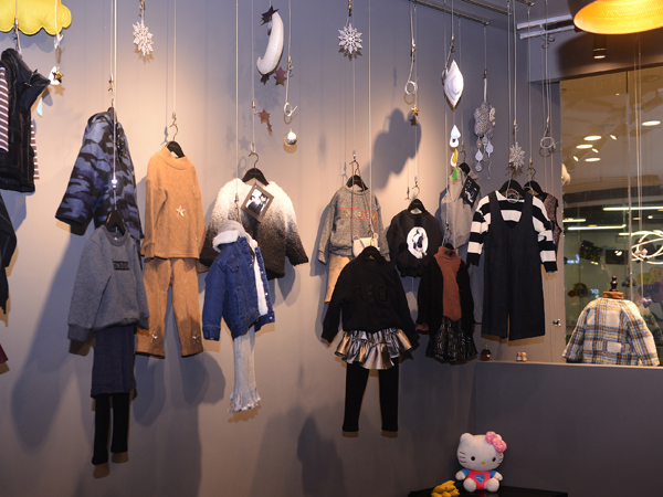Apple Orange童装店铺展示