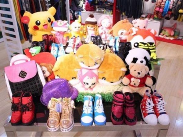 欢乐谷童装店铺展示