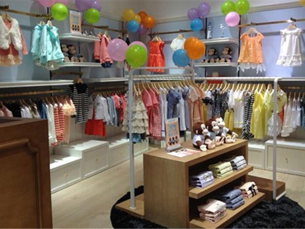bananababy童装店铺展示