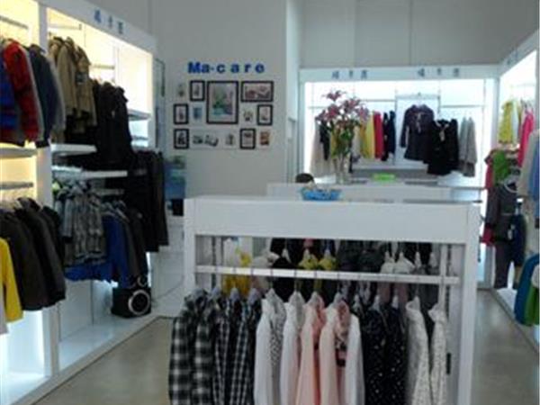 玛卡西童装店铺展示