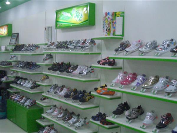 卡西龙童装店铺展示