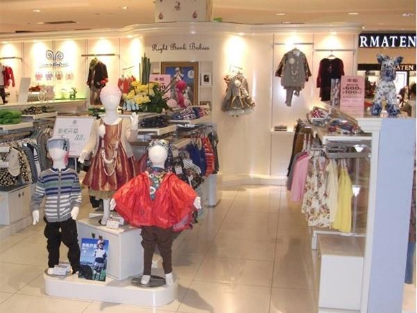 右岸宝宝童装店铺展示