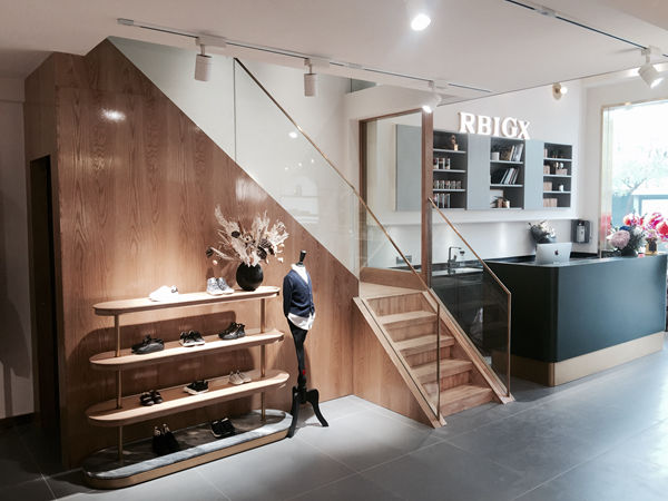 瑞比克童装店铺展示