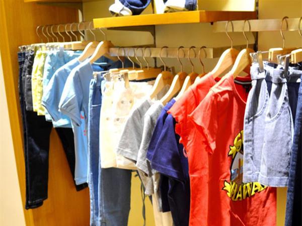 比尔叔叔童装店铺展示