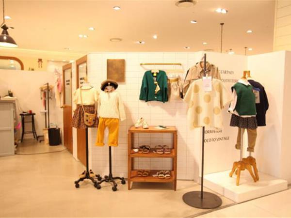 唯心至爱童装店铺展示