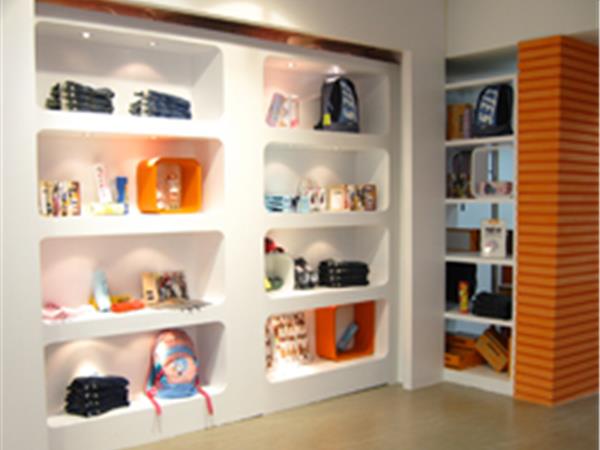 棵棵树童装店铺展示