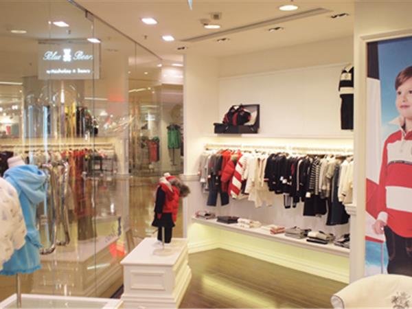 蓝迪熊童装店铺展示
