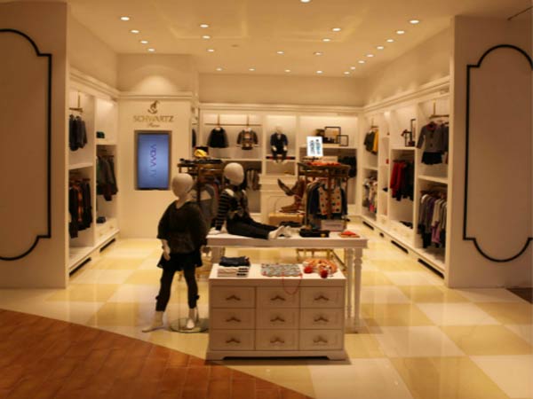 舒湾童装店铺展示