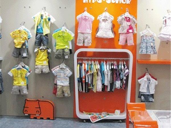 河马·占尼童装店铺展示