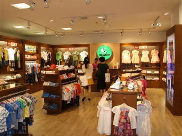 小笑牛童装店铺展示