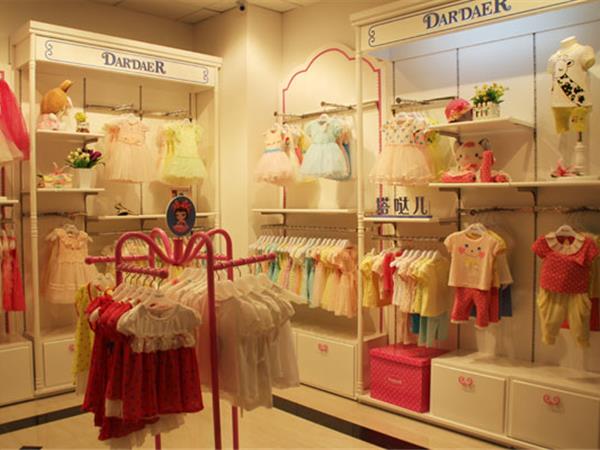 塔哒儿童装店铺展示