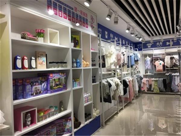 米奇城堡童装店铺展示