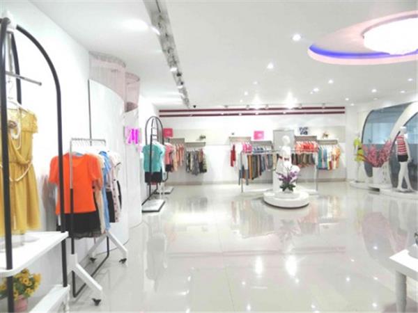 安宝儿童装店铺展示