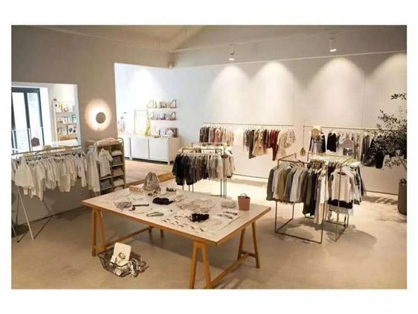 梦想号童装店铺展示