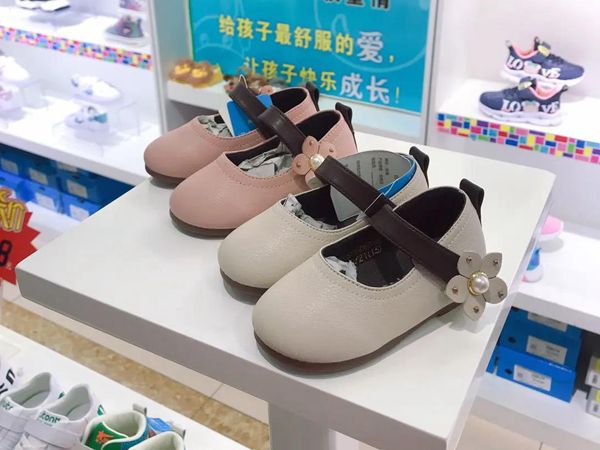 牧童童装店铺展示