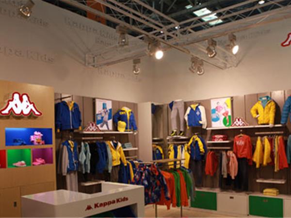 FACE KISS童装店铺展示