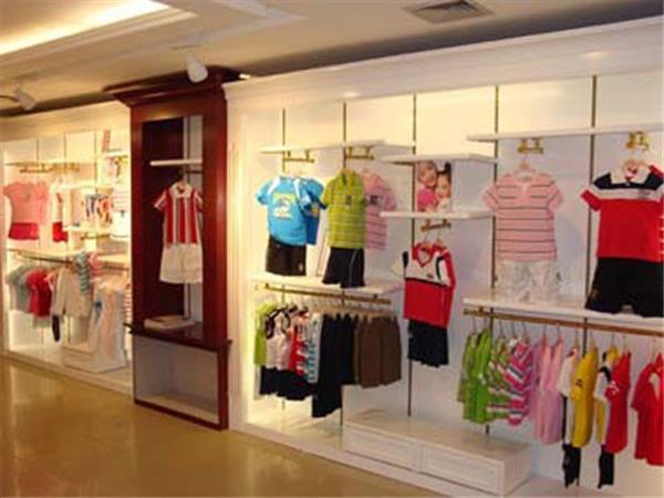 噜噜贝尔童装店铺展示
